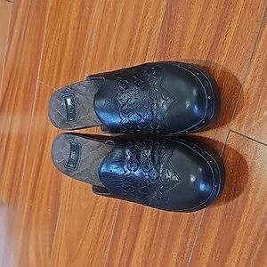 Clarks Womens Black Leather Indigo Mules Sz 9